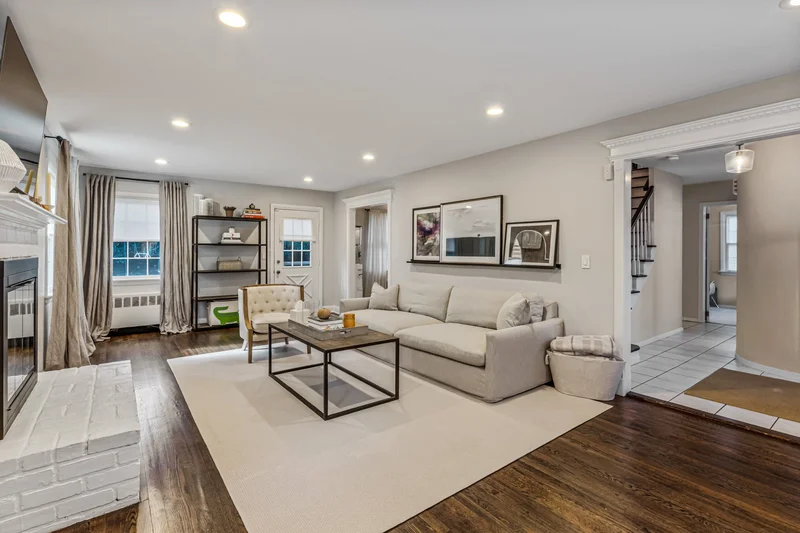 53 Stuart Place , Manhasset, NY 11030, Manhasset, New York, United States. - Photo 29