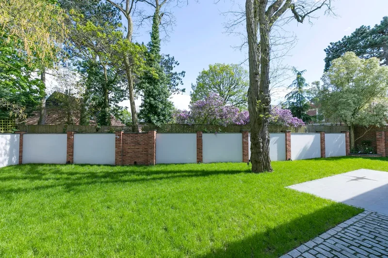 Fairlawn Close, Kingston upon Thames, England, United Kingdom. - Photo 8