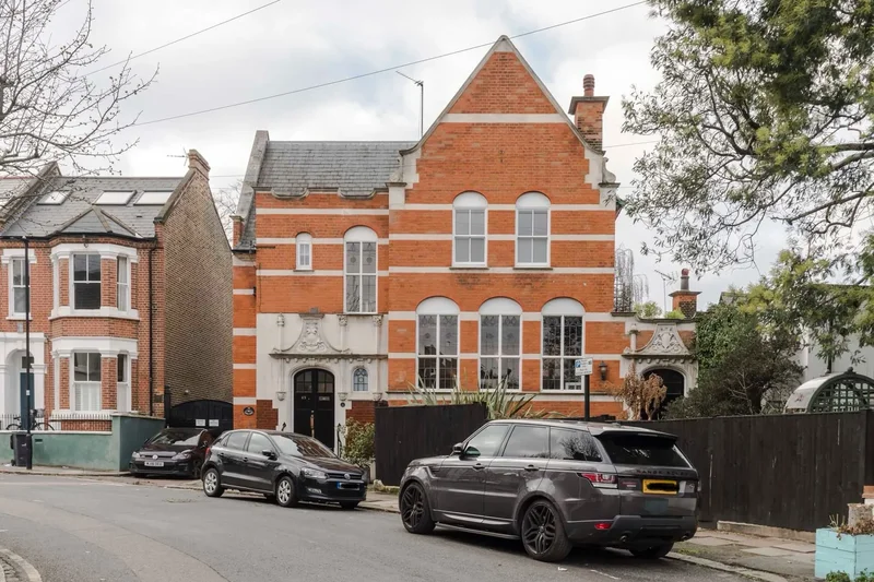 Edwardian Courthouse Conversion