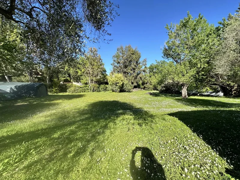Rare opportunity in gated estate - 2,808 m² plot