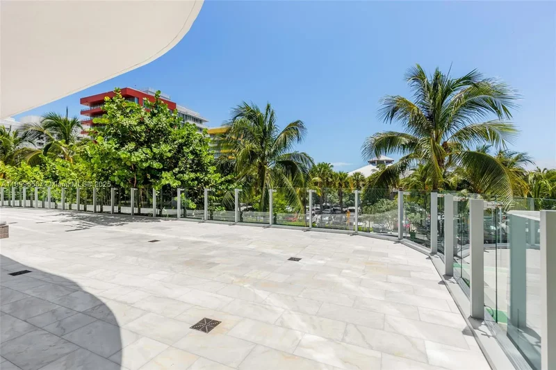 1 Collins Ave 207, Miami Beach, Florida, United States. - Photo 24