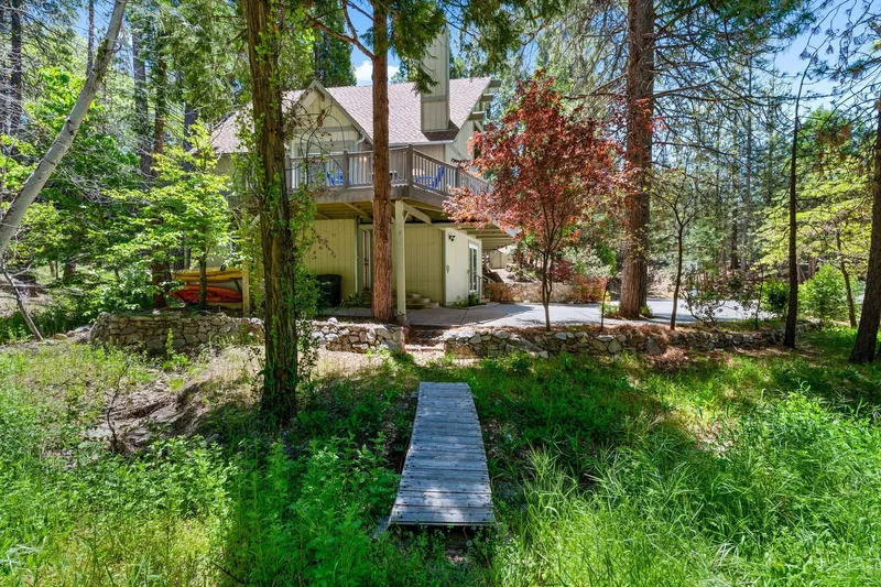 635 Grass Valley Road , Lake Arrowhead, CA 92352, Lake Arrowhead, California, United States. - Photo 31