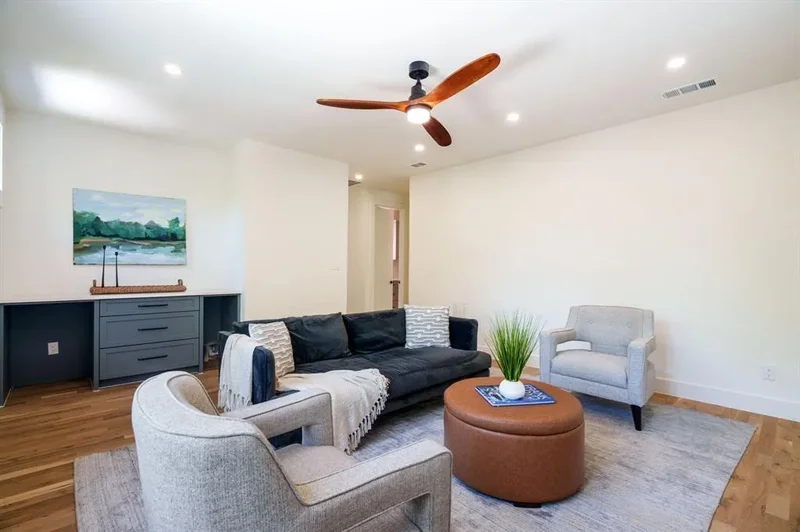 5836 Kenwood Avenue, Dallas, Texas, United States. - Photo 11