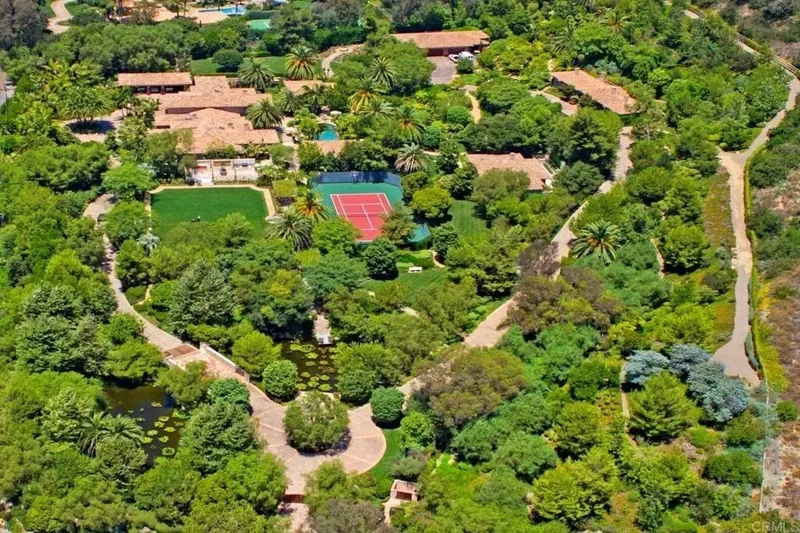 Single Family Residence in Rancho Santa Fe