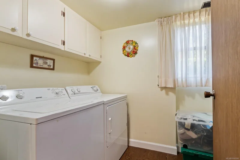 8833 Haro Park Terr, North Saanich, BC V8L 3Z3, North Saanich, British Columbia, Canada. - Photo 58