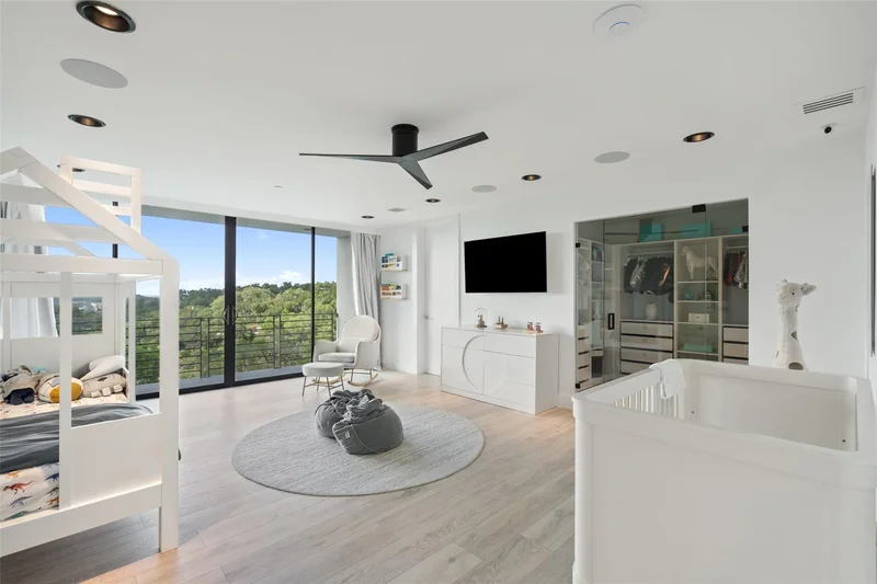 1501 Ridgecrest DR, Austin, Texas, United States. - Photo 17