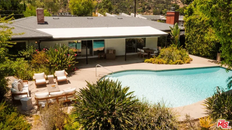 2700 Carmar Drive, Los Angeles, California, United States. - Photo 34