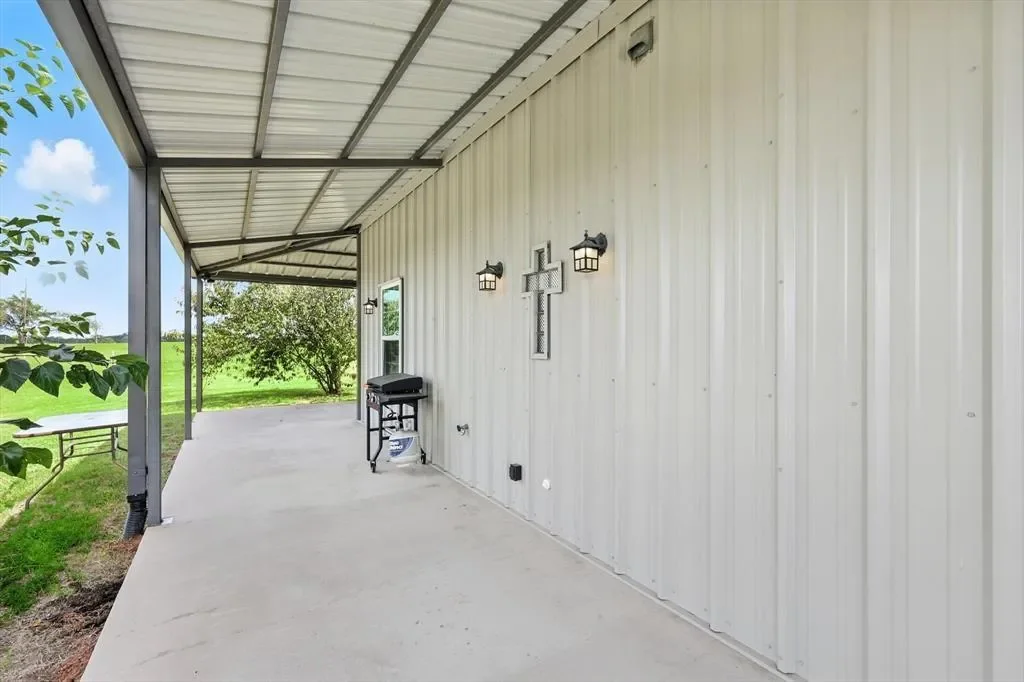 1106 Private Road 425, Savoy, Texas, United States. - Photo 33