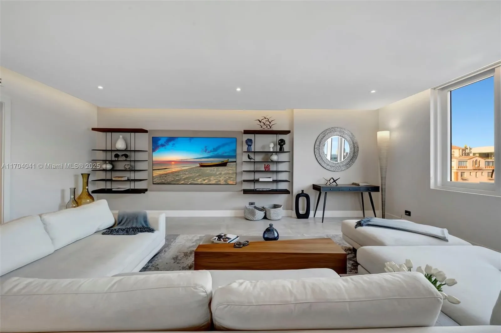 2301 Collins Ave 634/635, Miami Beach, Florida, United States. - Photo 1