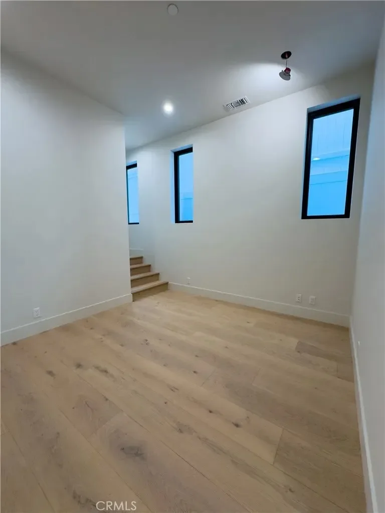 404 16th Street, Manhattan Beach, California, United States. - Photo 5