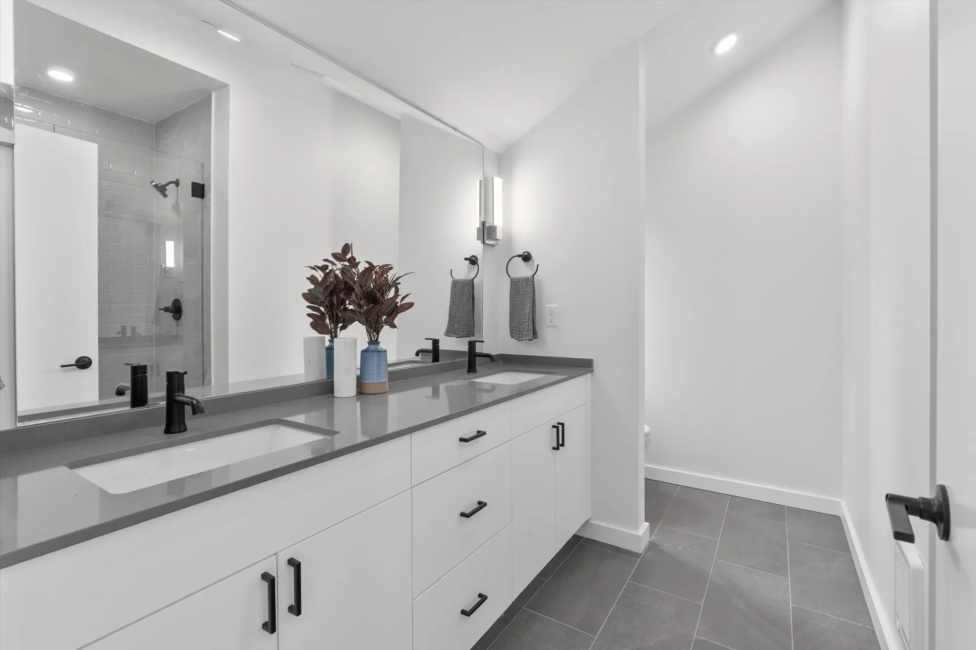 1327 N 185th St Unit #A , Shoreline, WA 98133, Seattle, Washington, United States. - Photo 4