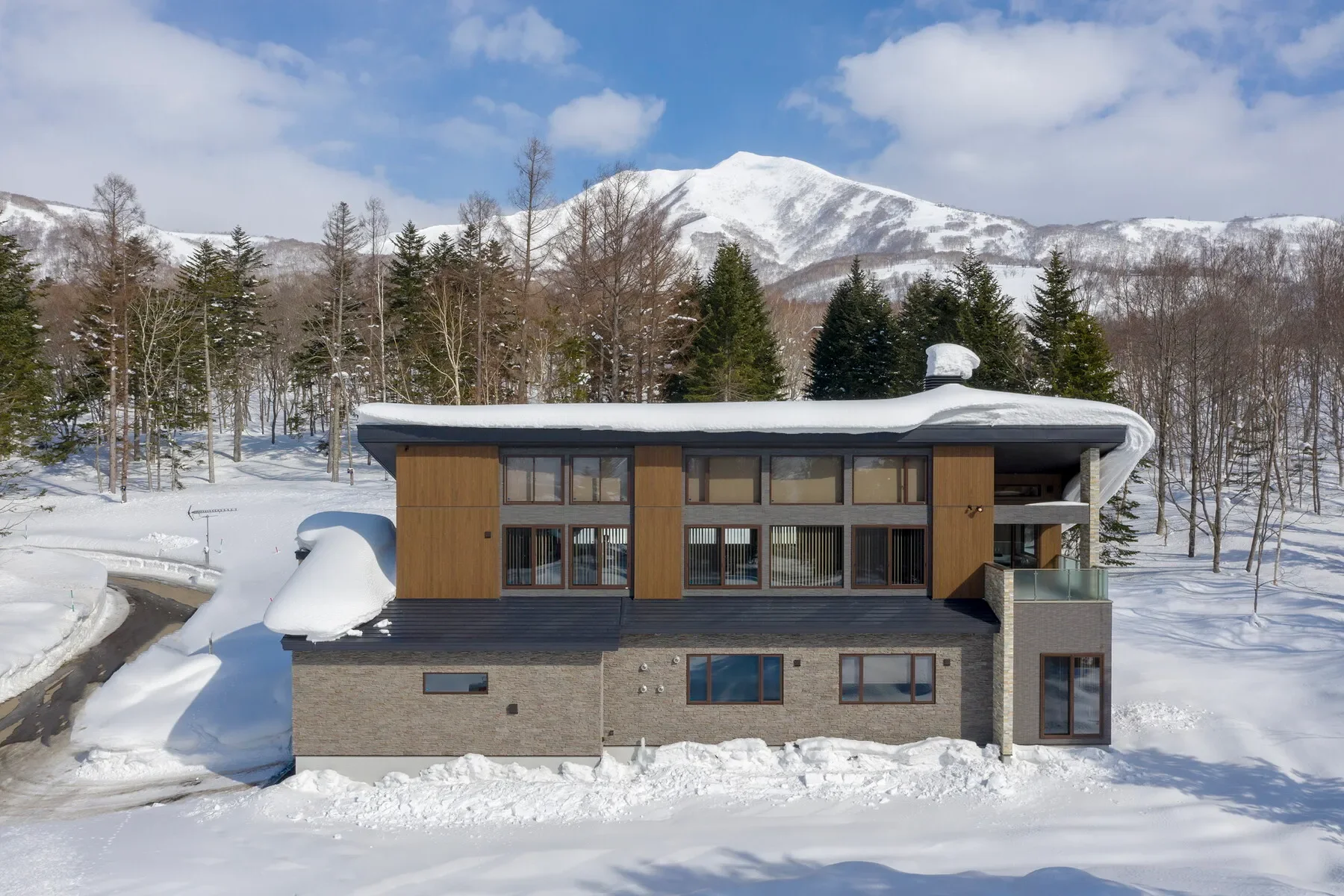 Exterior photo 3