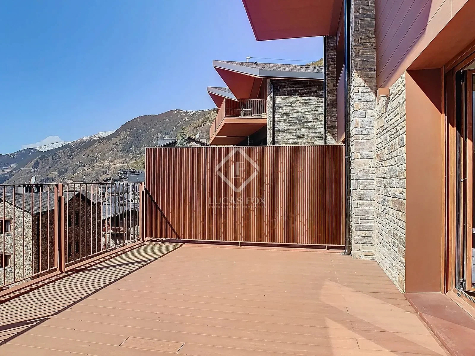 Exterior photo 3