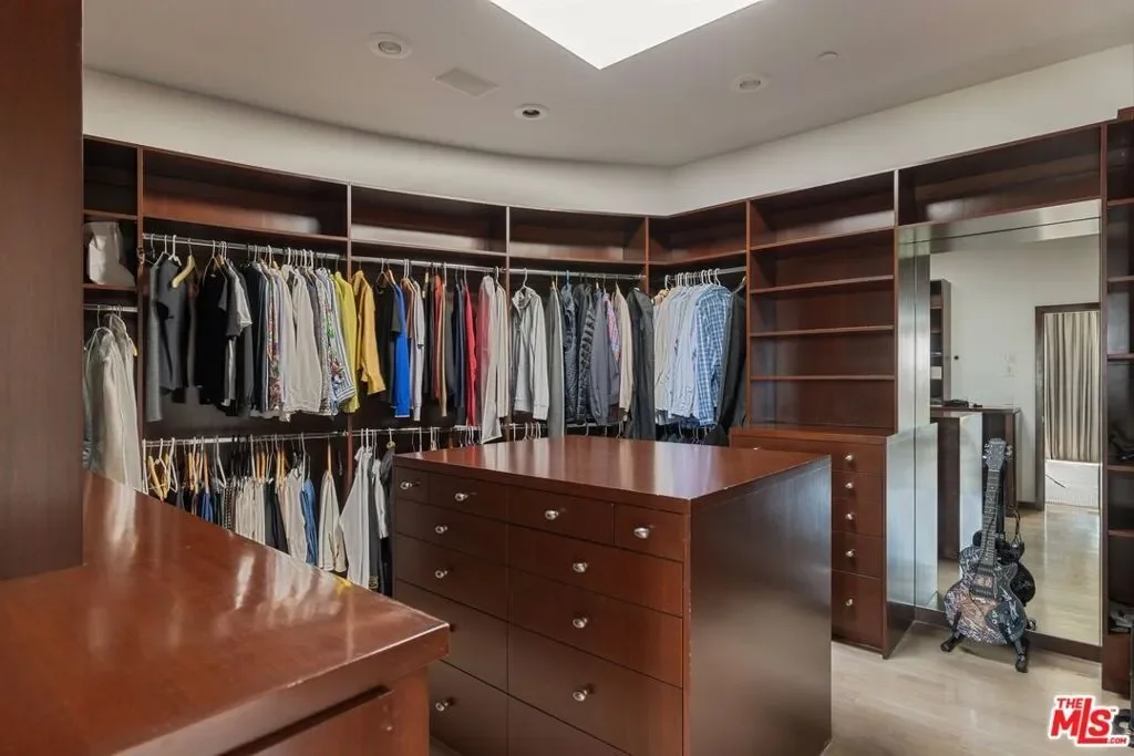1573 Sunset Plaza Drive, Los Angeles, California, United States. - Photo 26