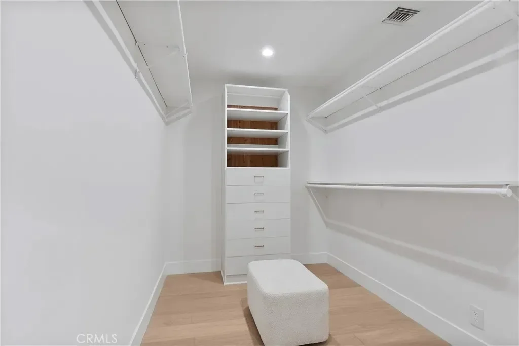 16430 Dorado Drive, Los Angeles, California, United States. - Photo 21