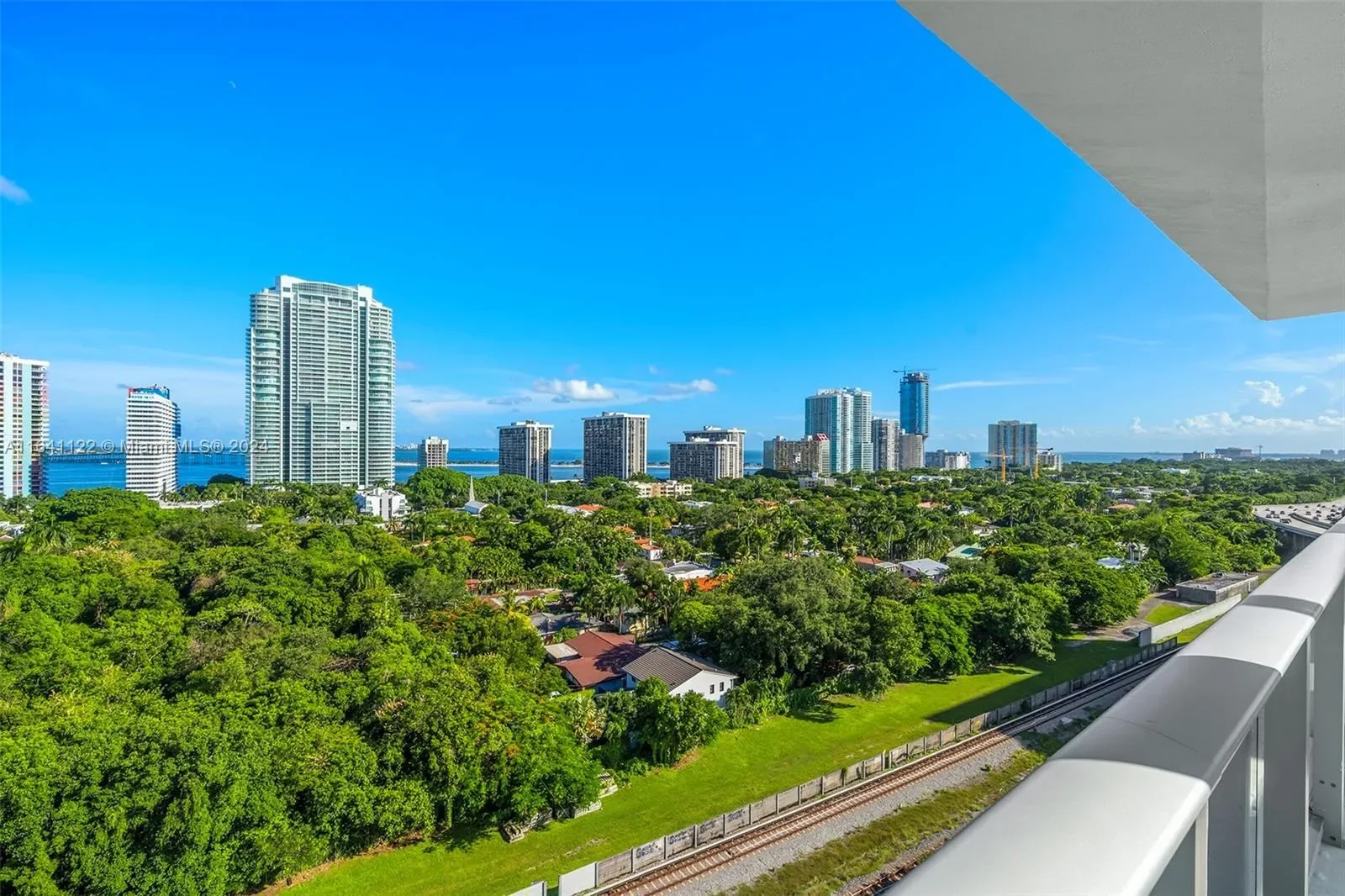 1600 SW 1st Ave 614, Miami, Florida, United States. - Photo 41