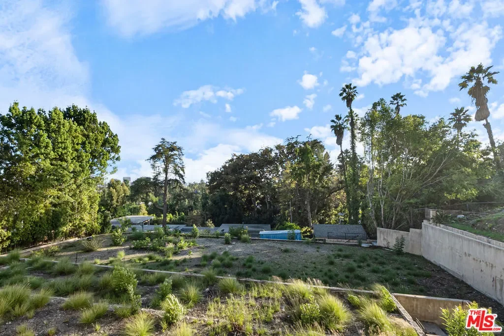 1185 Angelo Drive, Beverly Hills, California, United States. - Photo 3