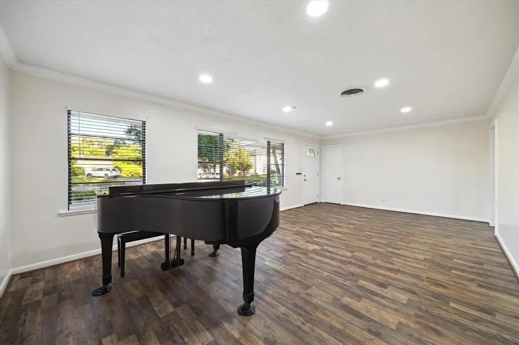 Gallery photo 7
