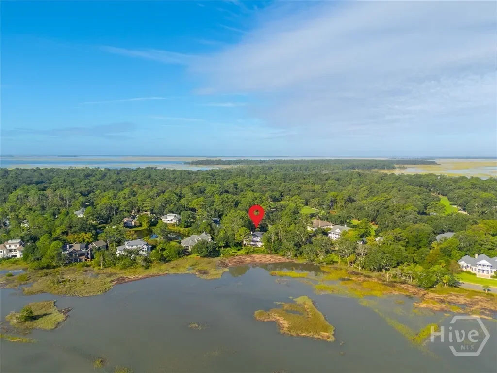 Single Family Residence in Savannah