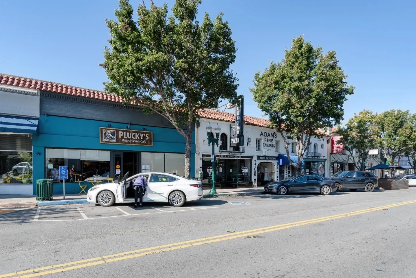 1237 Capuchino Avenue, Burlingame, California, United States. - Photo 26