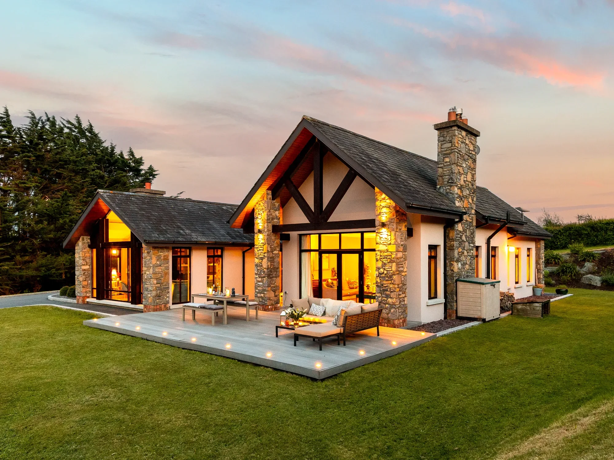Exterior photo 3