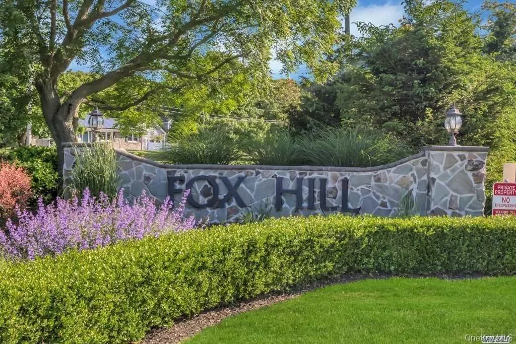 209 Fox Hill Drive, Calverton, New York, United States. - Photo 21