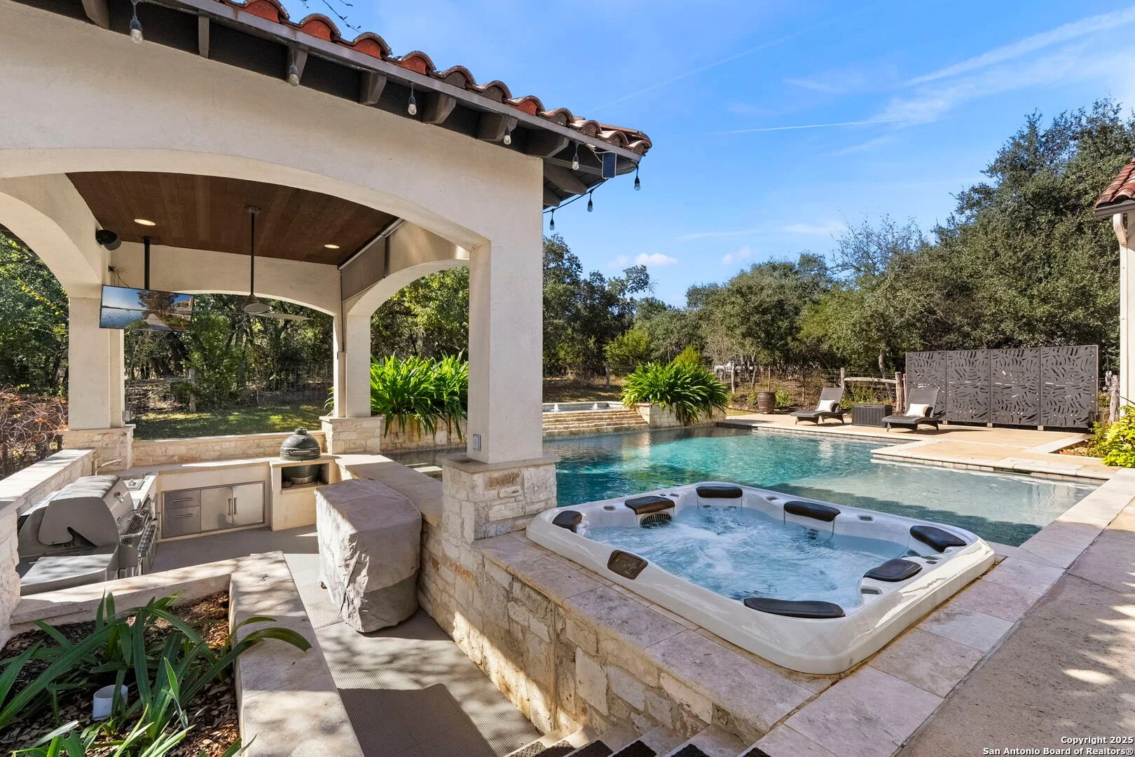 Exterior photo 10