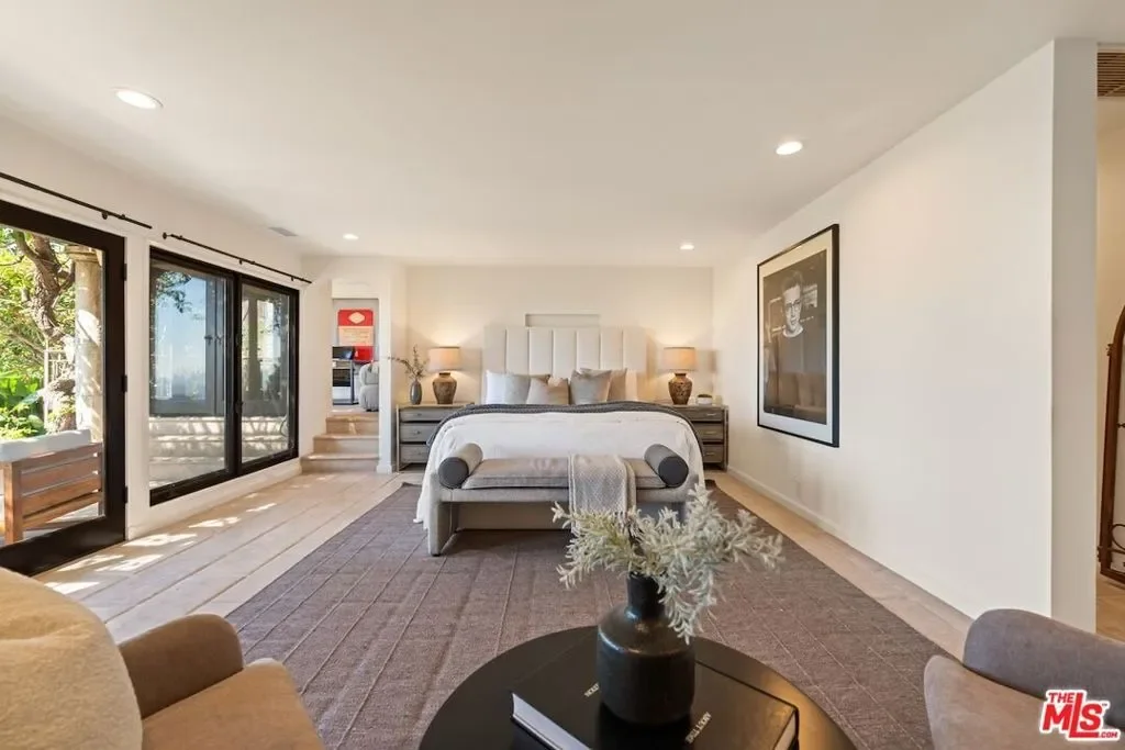 6930 Oporto Drive, Los Angeles, California, United States. - Photo 24