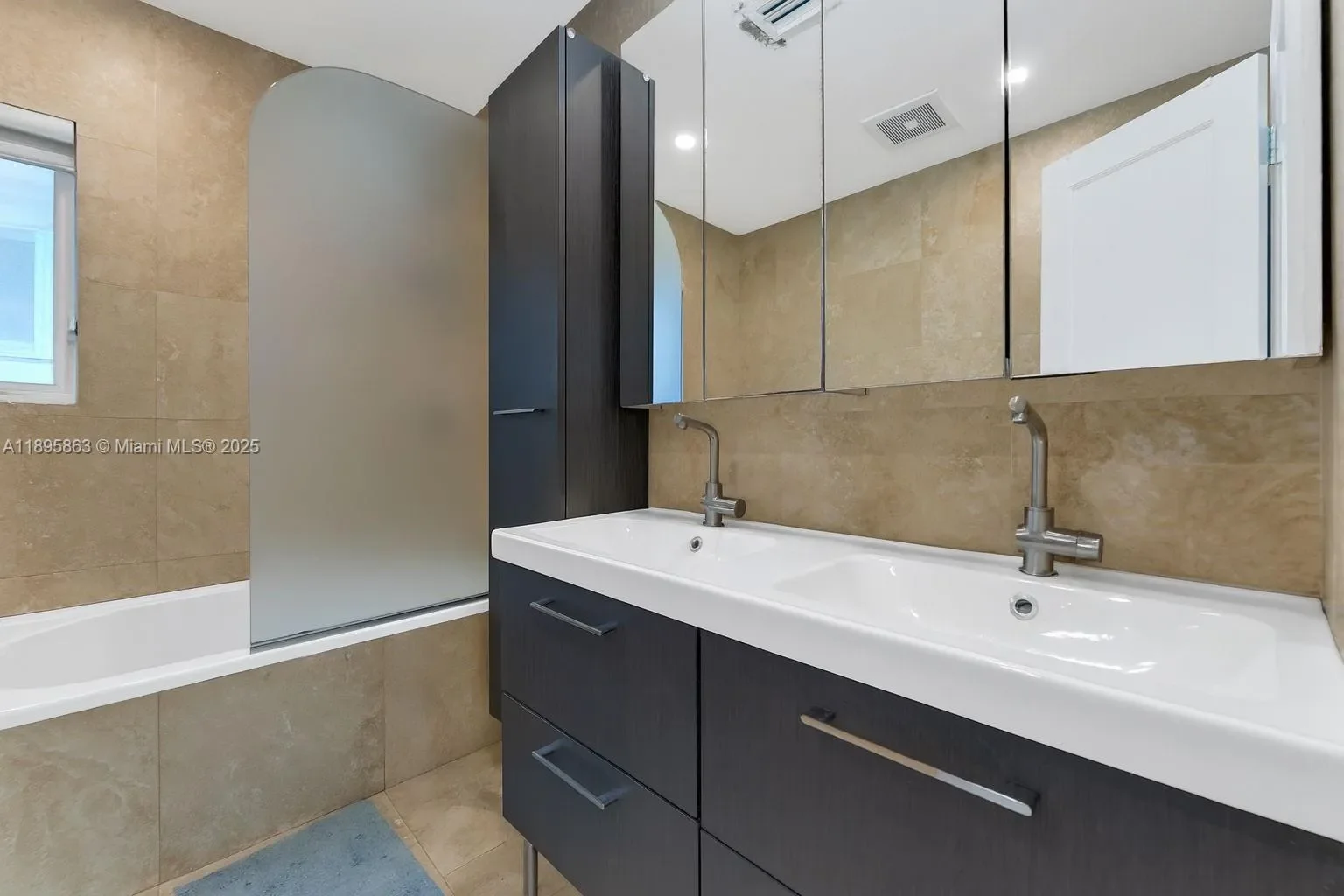 4801 University Dr, Coral Gables, Florida, United States. - Photo 15