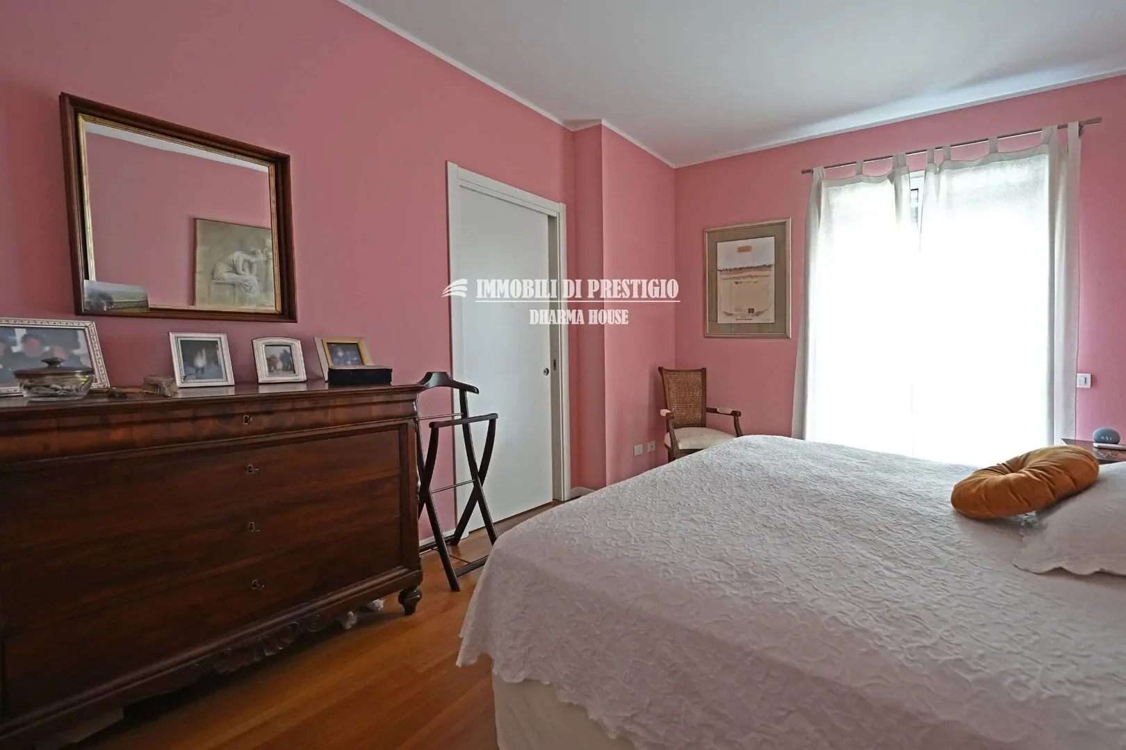 Gallery photo 3