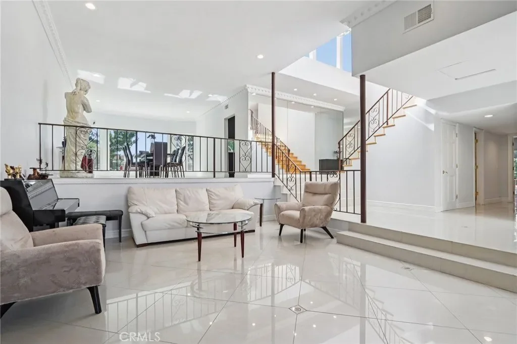 12426 Henzie Place, Granada Hills, CA, 91344, USA, Los Angeles, California, United States. - Photo 36