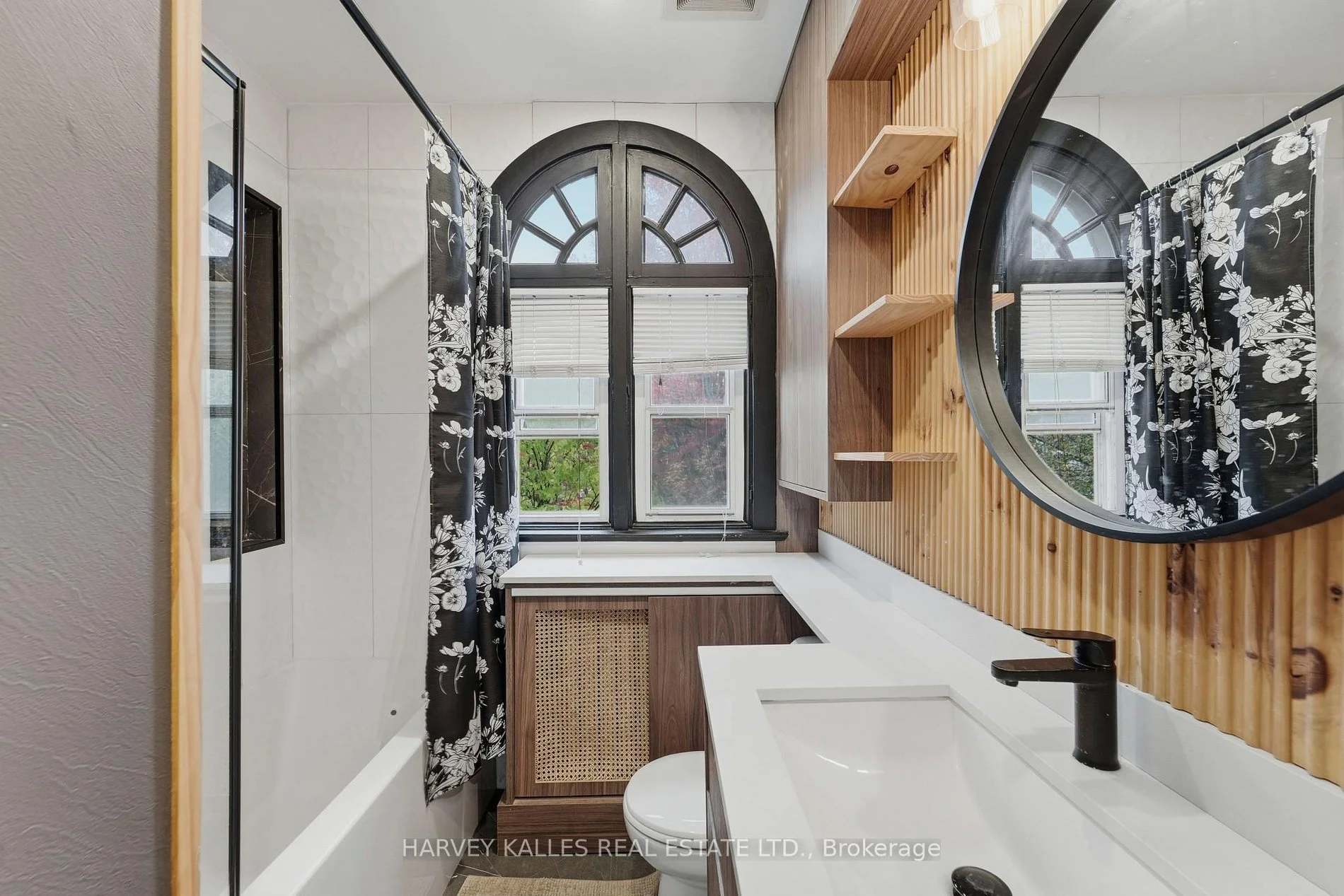 Gallery photo 4