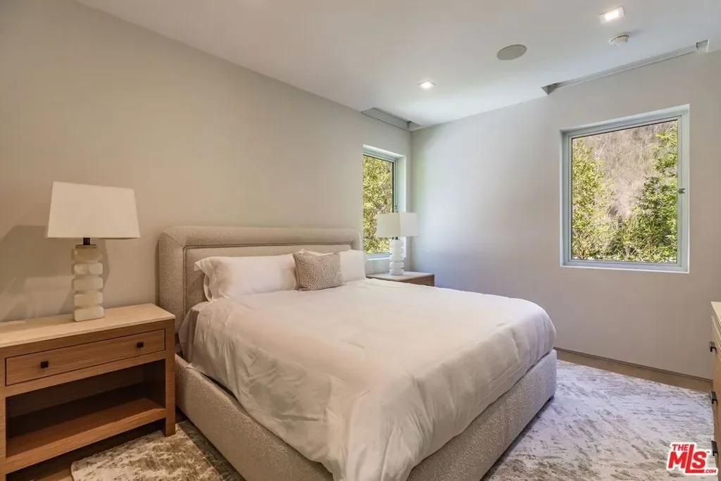 1895 Rising Glen Road, Los Angeles, California, United States. - Photo 15
