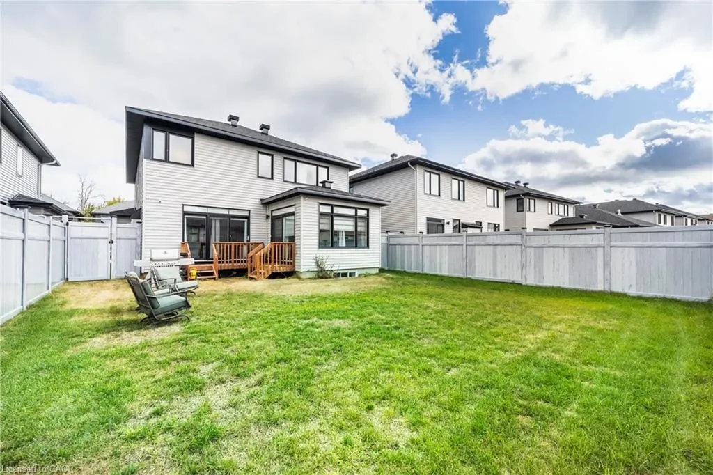 374 Big Dipper Street, Ottawa, Ontario, Canada. - Photo 7