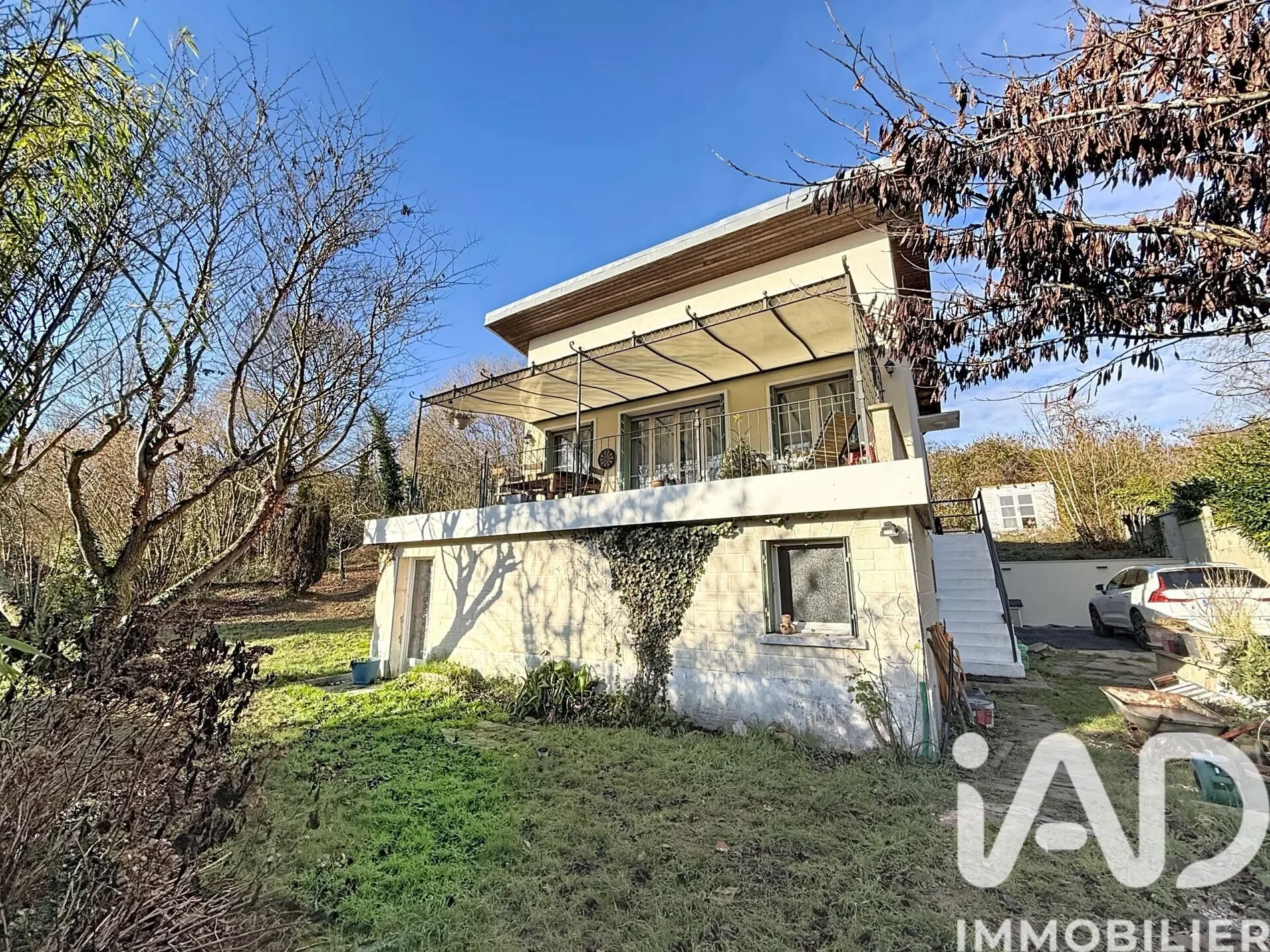 Exterior photo 5