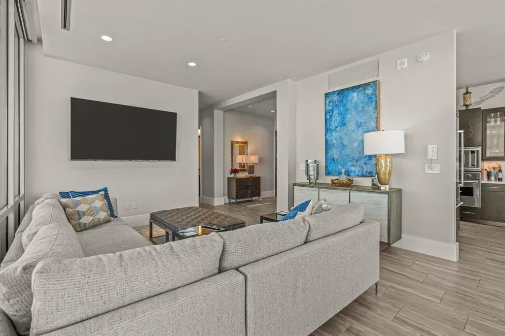 1301 Throckmorton Street 2402, Fort Worth, Texas, United States. - Photo 10