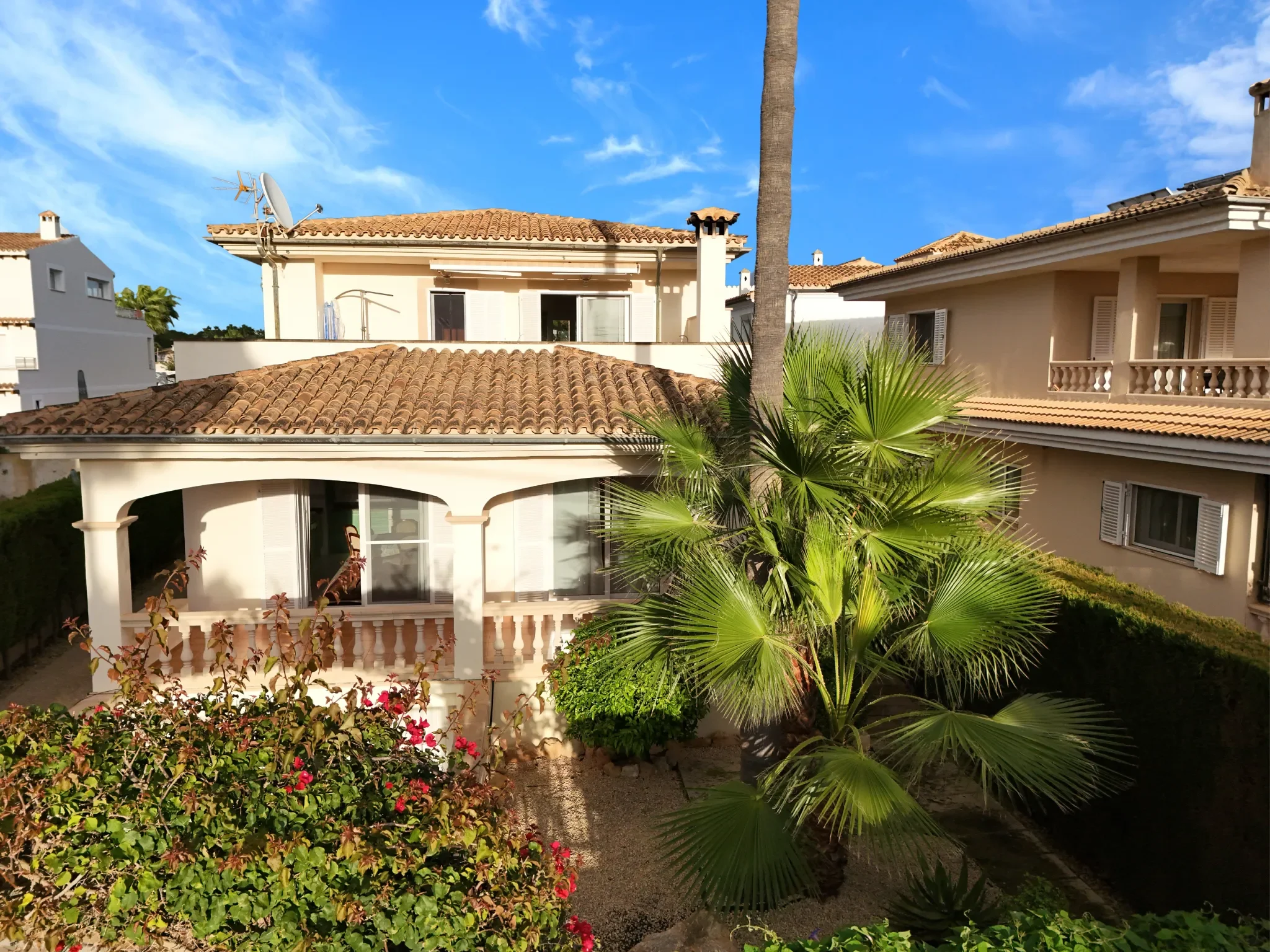 Exterior photo 10