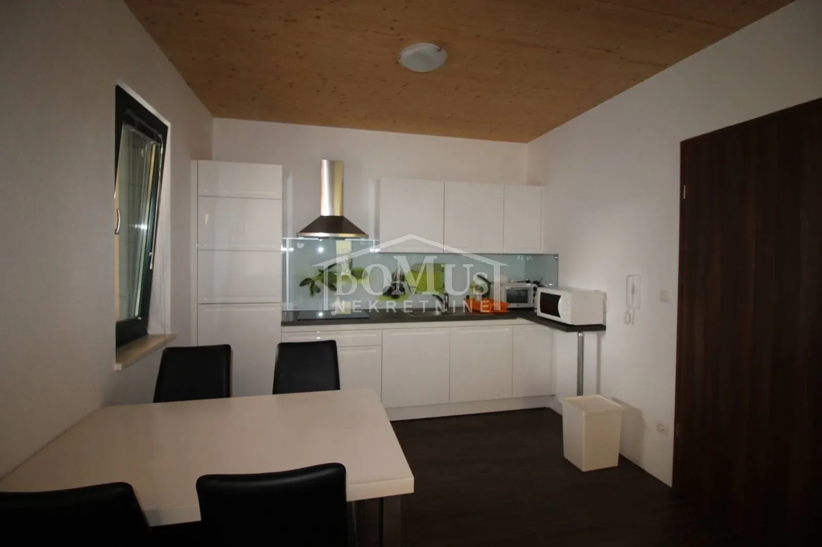 Gallery photo 2
