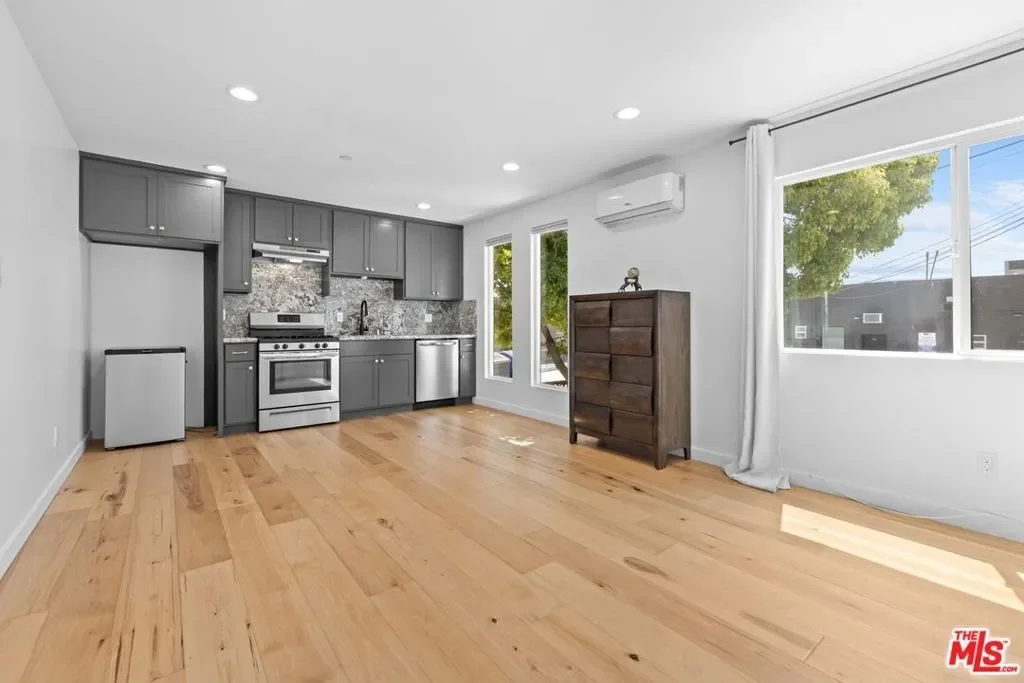 3170 Glenmanor Place, Los Angeles, California, United States. - Photo 27