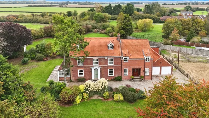 6 bedroom Detached House for sale in Hull