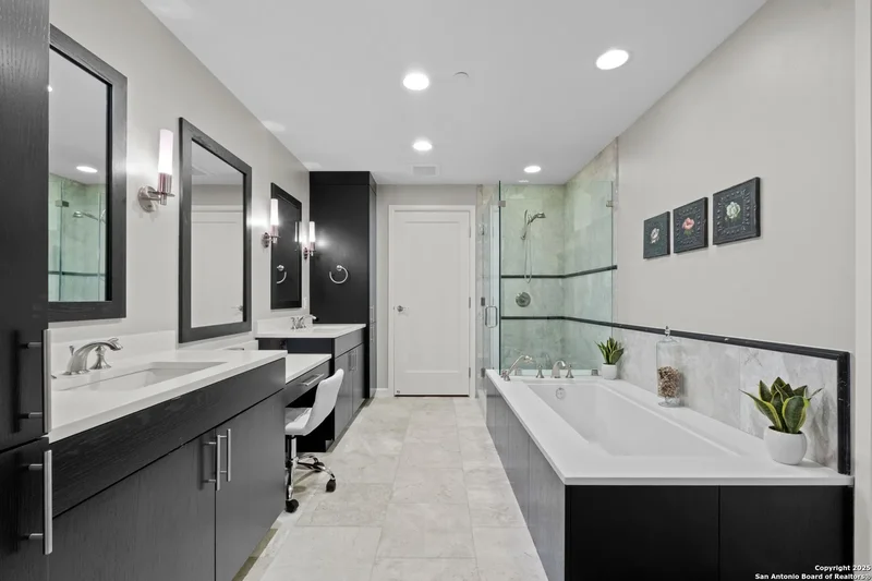 4242 BROADWAY STREET 1505, San Antonio, Texas, United States. - Photo 14