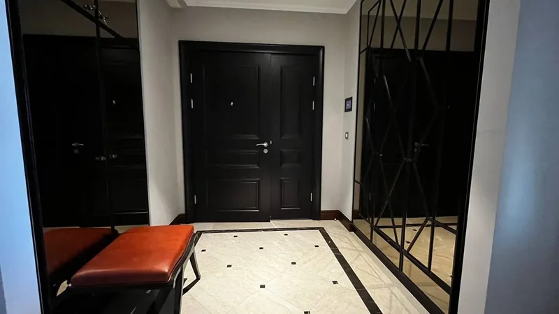Luxurious 4.5-Bedroom Penthouse with Stunning View and Direct Mall Access at Emaar Classic Residence
