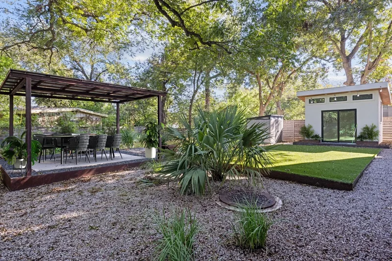 1116 Mariposa DR D, Austin, Texas, United States. - Photo 8