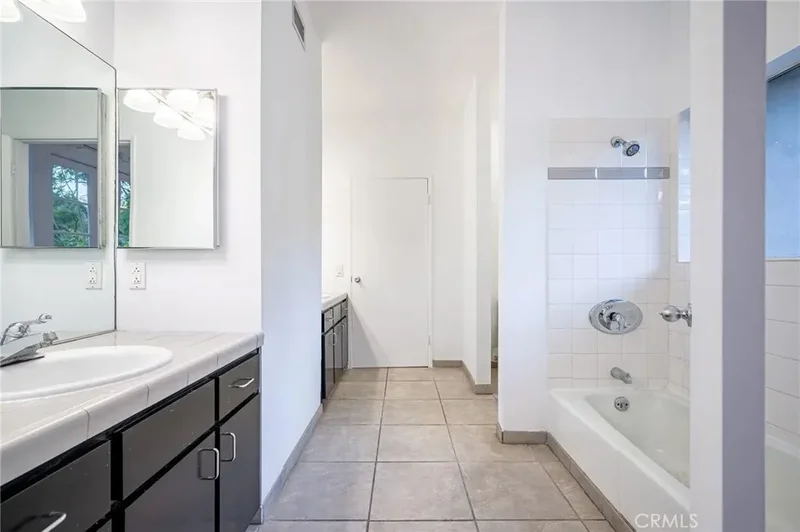 1833 Roscomare Road, Los Angeles, California, United States. - Photo 54