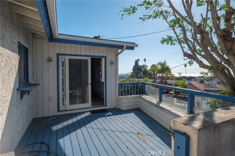 909 Montgomery, Hermosa Beach, California, United States. - Photo 8