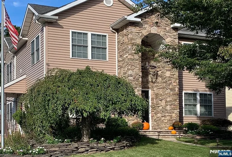4 Bedrooms Other Residential