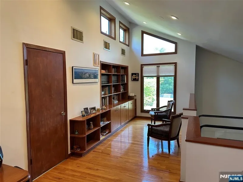 26 Daniel Court, Woodcliff Lake, NJ 07677, Woodcliff Lake, New Jersey, United States. - Photo 15