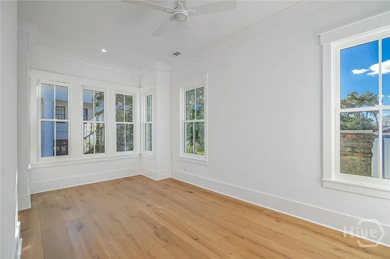312 W 38th Street, Savannah, Georgia, United States. - Photo 11