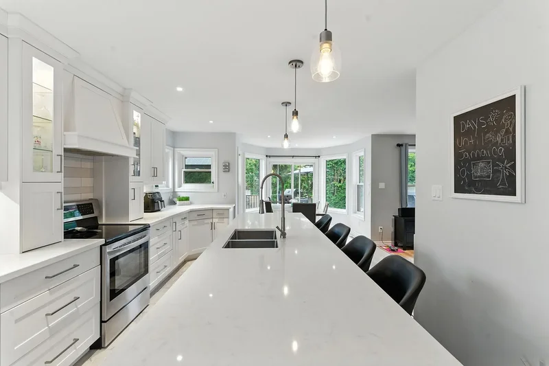 32 Sterling St, St. Catharines, ON L2S 3T2, St. Catharines, Ontario, Canada. - Photo 2