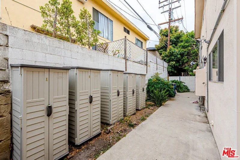 553 N Flores Street, West Hollywood, California, United States. - Photo 5